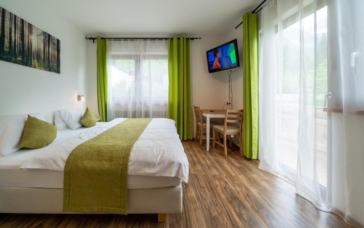 Pension Hofweyer Ramsau am Dachstein Exterior photo
